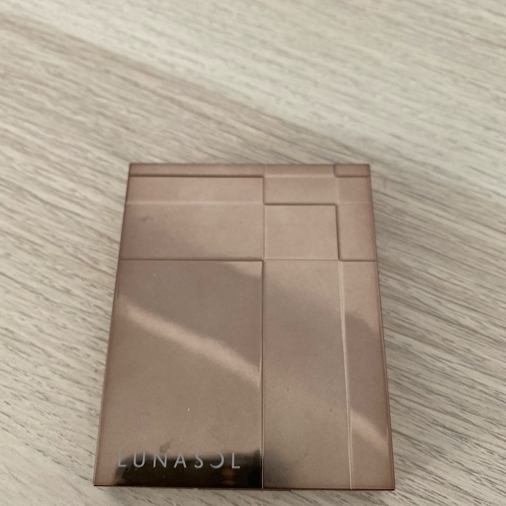 eyeshadow palette